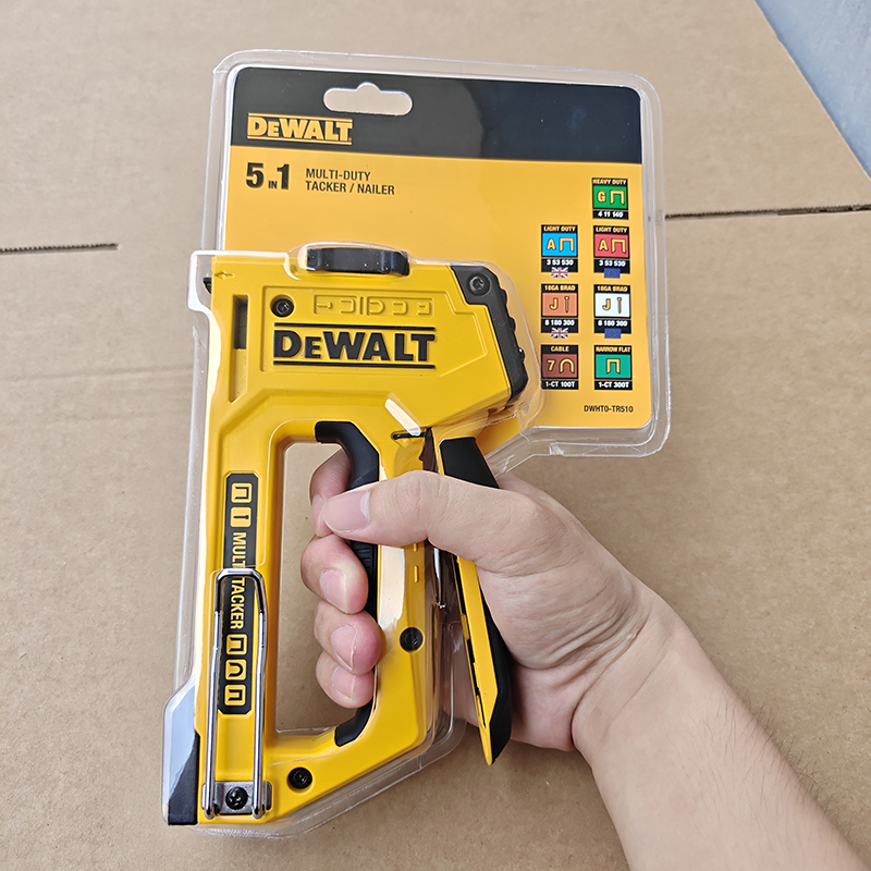 مسدس تثبيت يدوي 5 في 1 من DeWA - مراجعة Staple Gun Electric وسعره